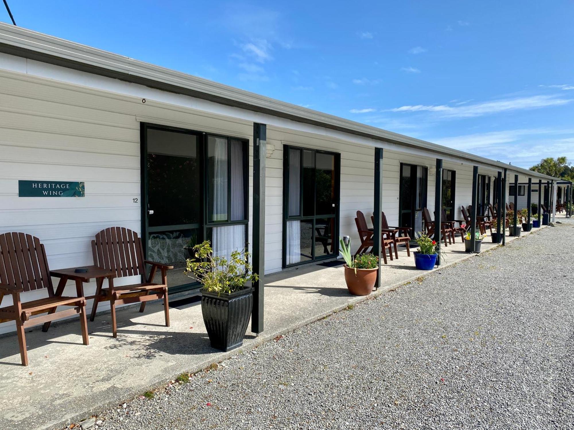 Heritage Park Lodge Haast Exterior foto