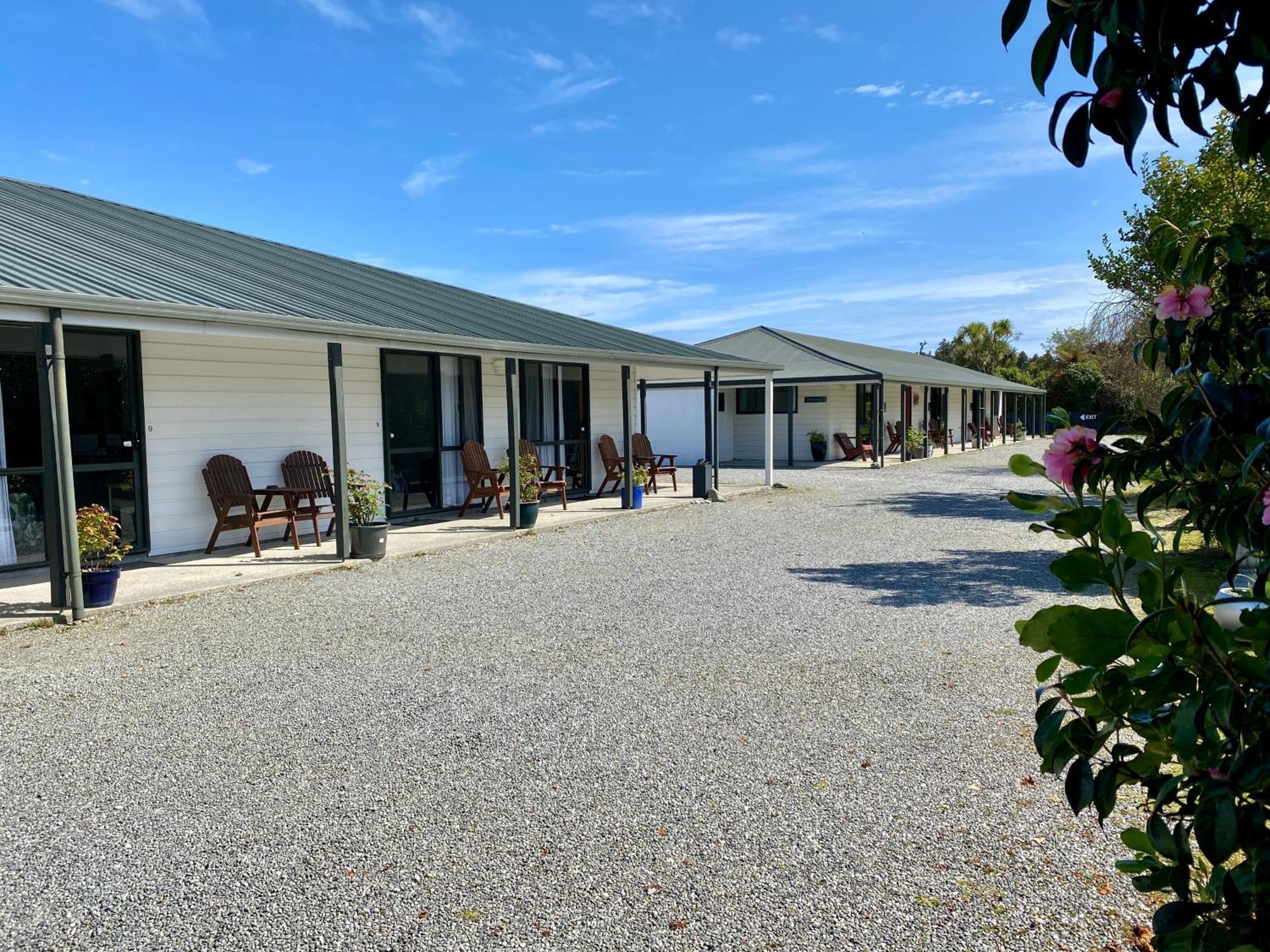 Heritage Park Lodge Haast Exterior foto
