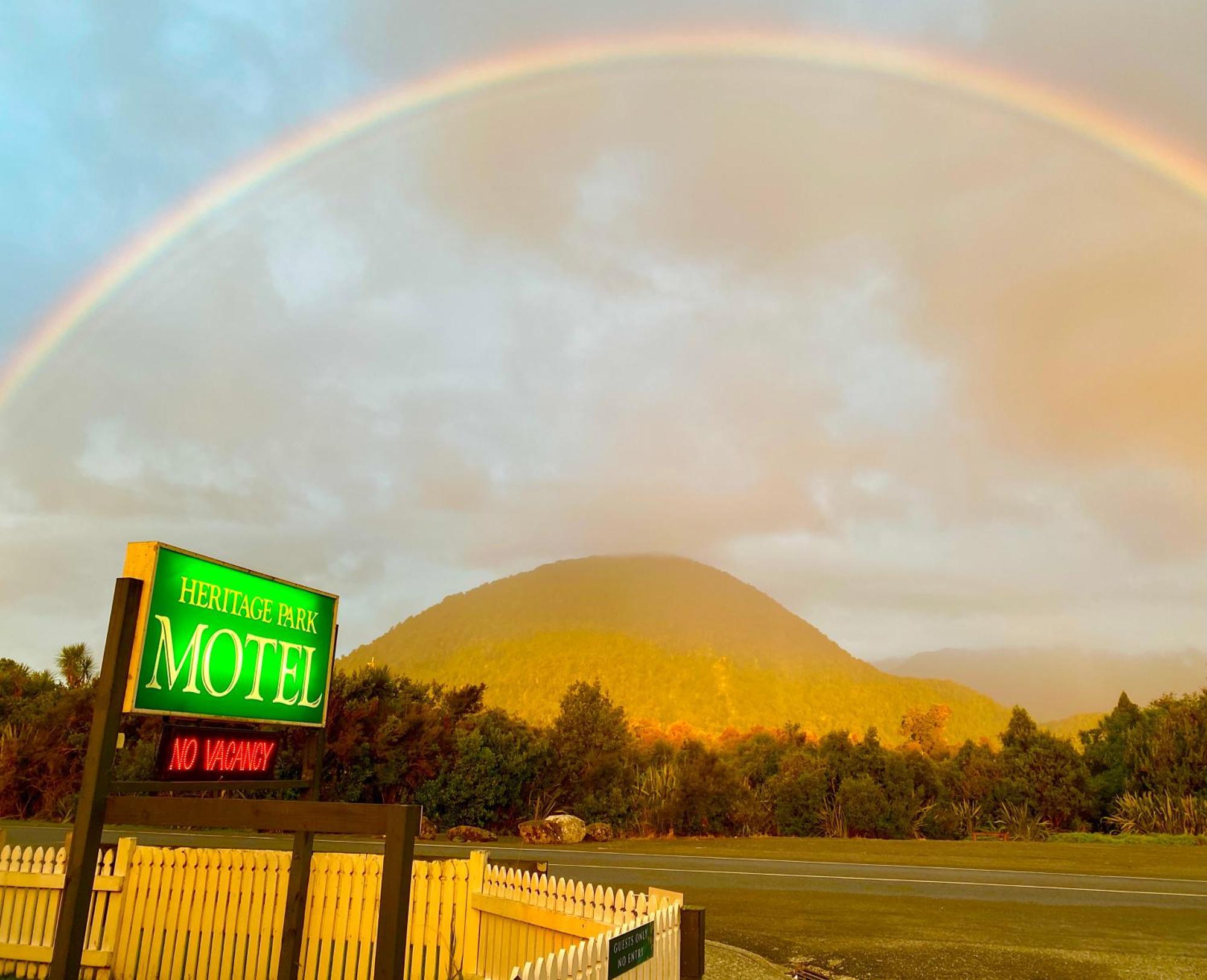 Heritage Park Lodge Haast Exterior foto